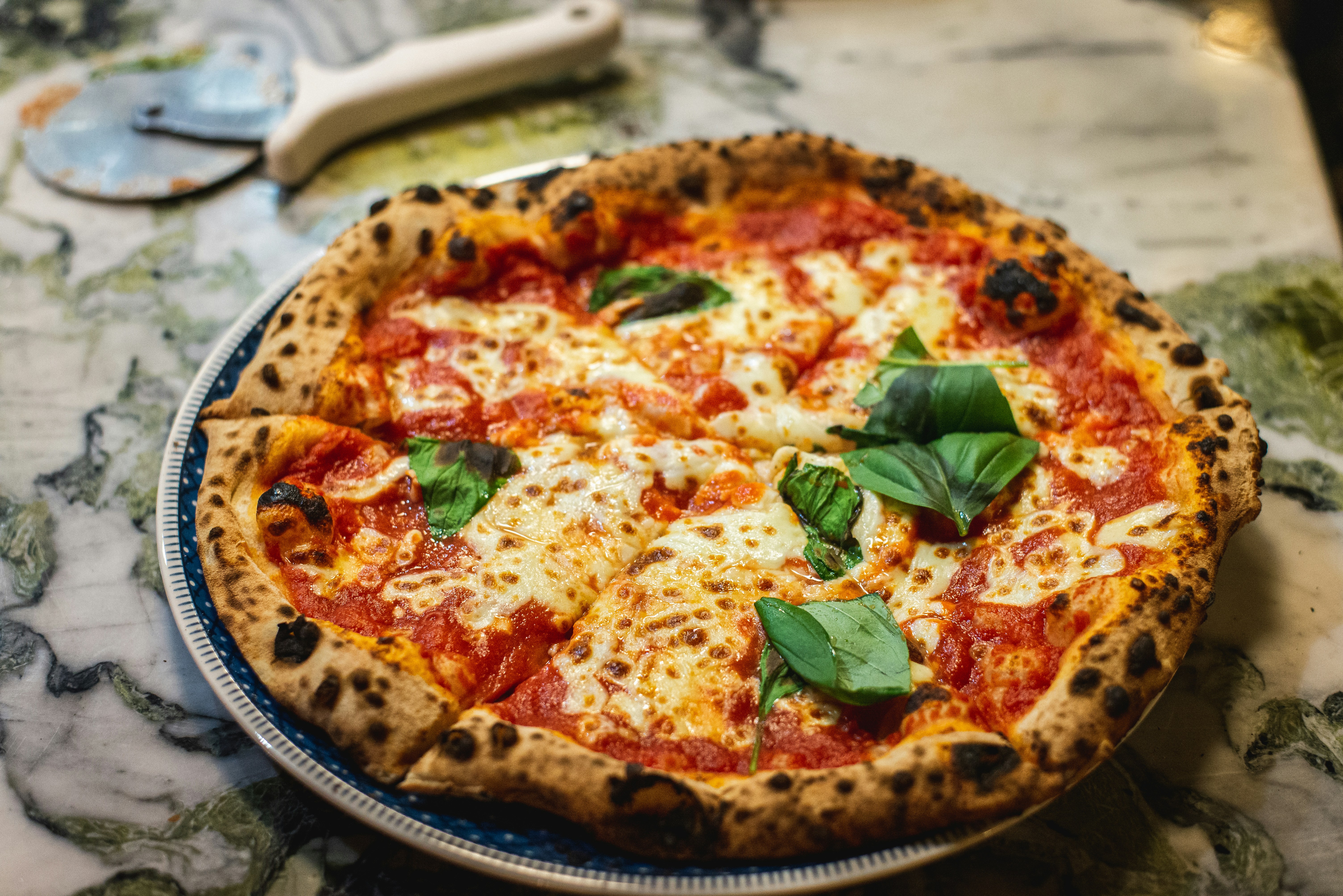 Pizza aus dem Holzofen